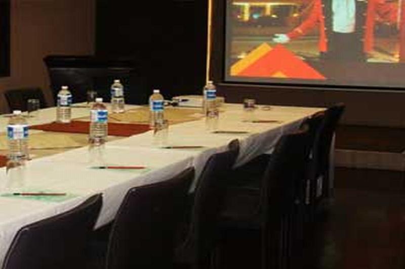 Hotel Siesta Hinjewadi ปูเน่ ภายนอก รูปภาพ