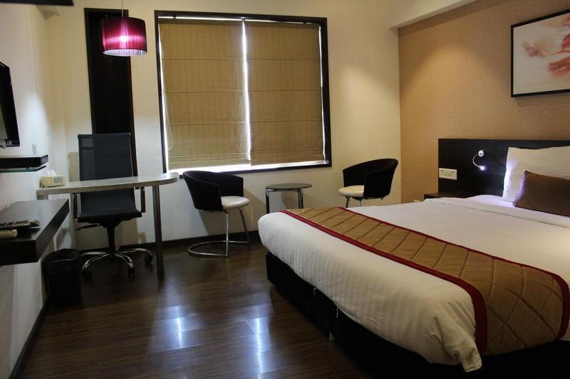 Hotel Siesta Hinjewadi ปูเน่ ภายนอก รูปภาพ